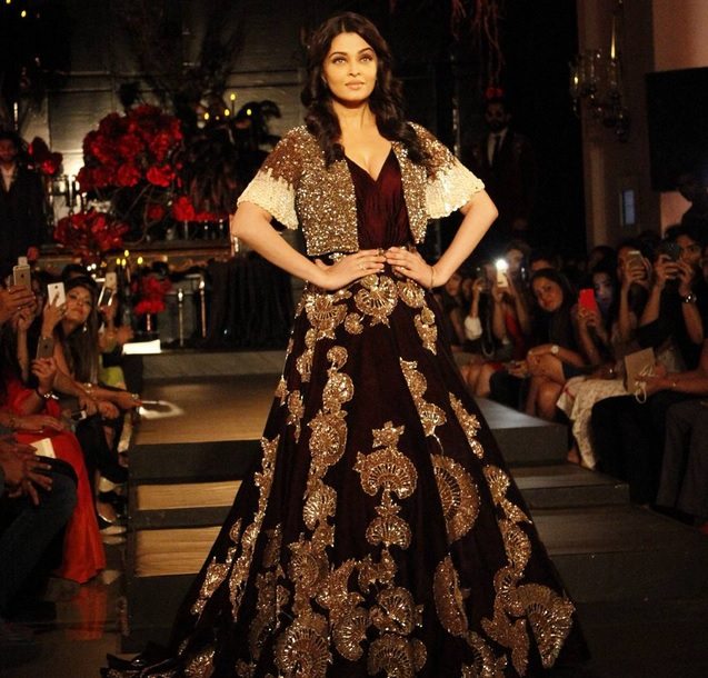 637px x 610px - Amazon India Couture Week: Aish Is Back After More Than A Five-Year Hiatus!  - ANOKHI LIFE